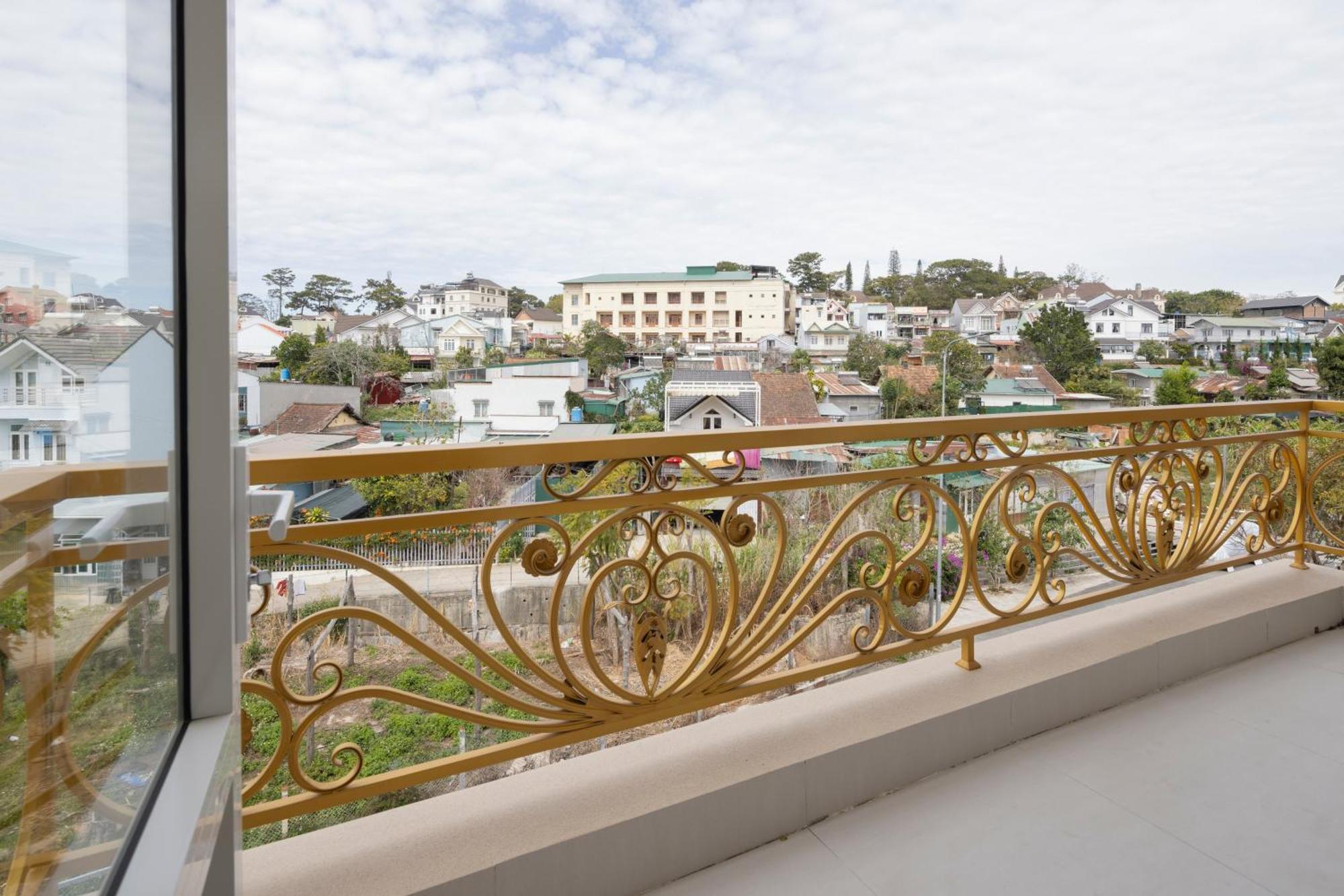 Romance Hotel Dalat Екстер'єр фото